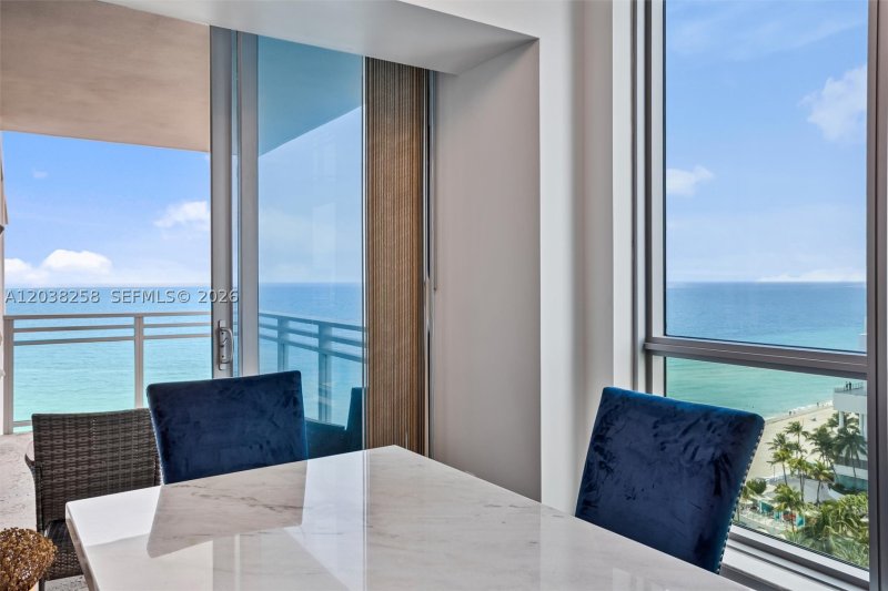 Condo for sale at Diplomat Residences 1703