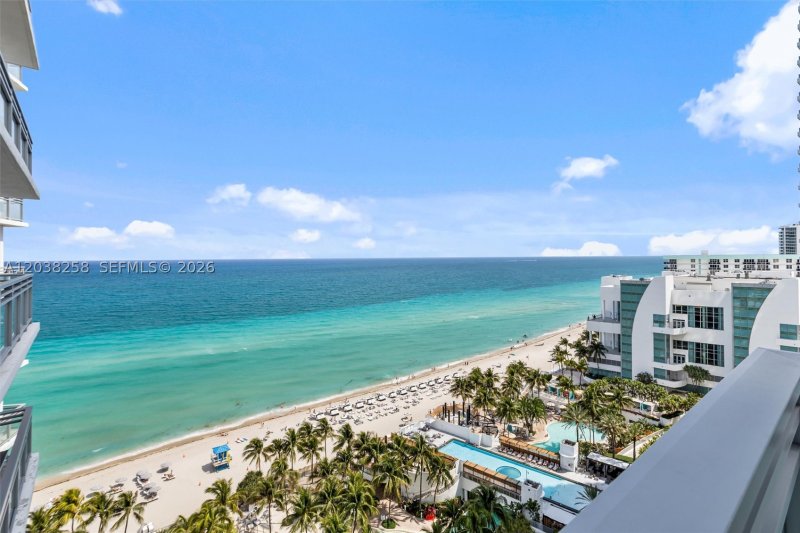 Condo for sale at Diplomat Residences 1703