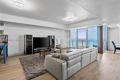 Comprar apartamento en Diplomat Residences 1703