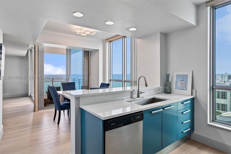 Condo for sale at Diplomat Residences 1703