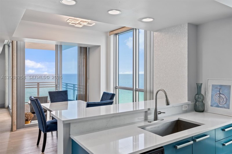 Condo for sale at Diplomat Residences 1703