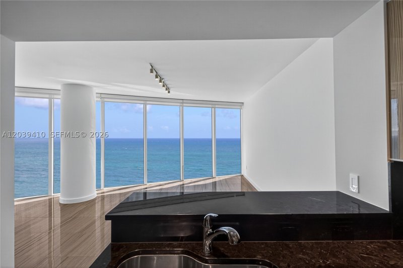 Apartment for rent at Trump Hollywood 3102