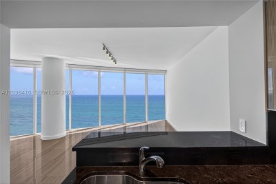 Aluguel de apartamento no Trump Hollywood 3102