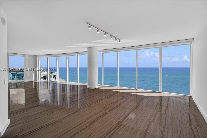 Apartment for rent at Trump Hollywood 3102