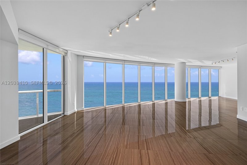 Apartment for rent at Trump Hollywood 3102