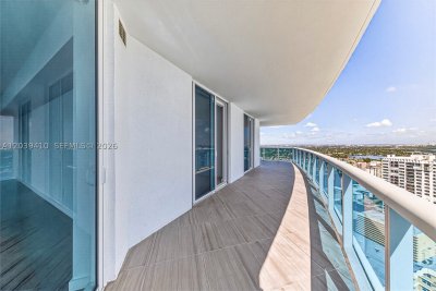 Aluguel de apartamento no Trump Hollywood 3102