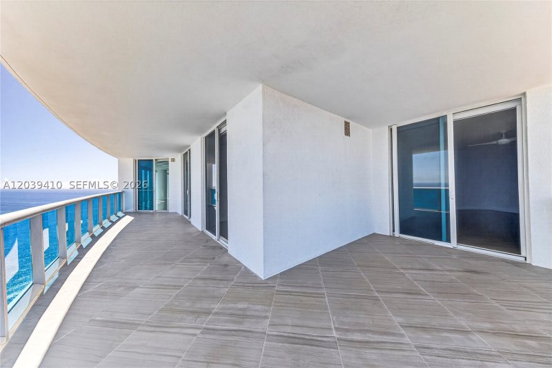 Apartment for rent at Trump Hollywood 3102