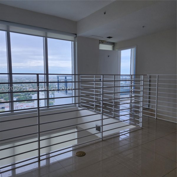 Apartment for rent at Infinity on Brickell 2819