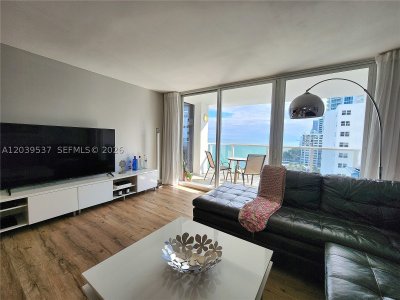 Aluguel de apartamento no Aquarius Towers 1406S
