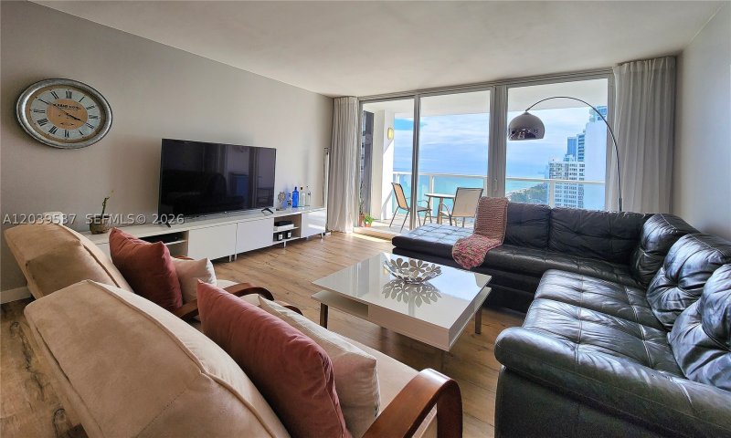 Apartment for rent at Aquarius Towers 1406S