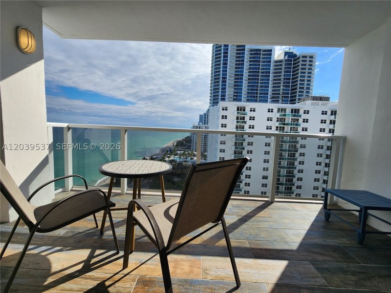 Apartment for rent at Aquarius Towers 1406S