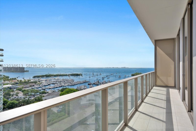 Comprar apartamento en MR. C Residences 1606