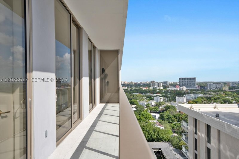Comprar apartamento en MR. C Residences 1606