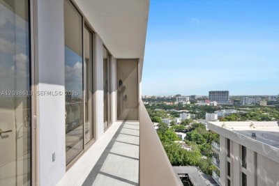 Comprar apartamento en MR. C Residences 1606