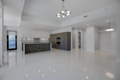 Aluguel de apartamento no Giralda Place 6C