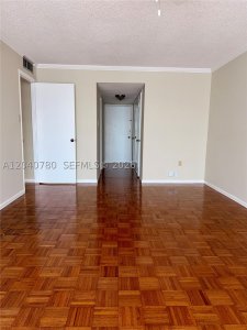 Comprar apartamento en Del Prado South Tower 1905