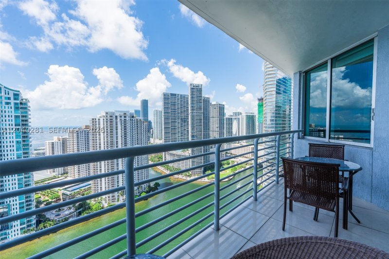 Comprar apartamento en One Miami East Tower 3821