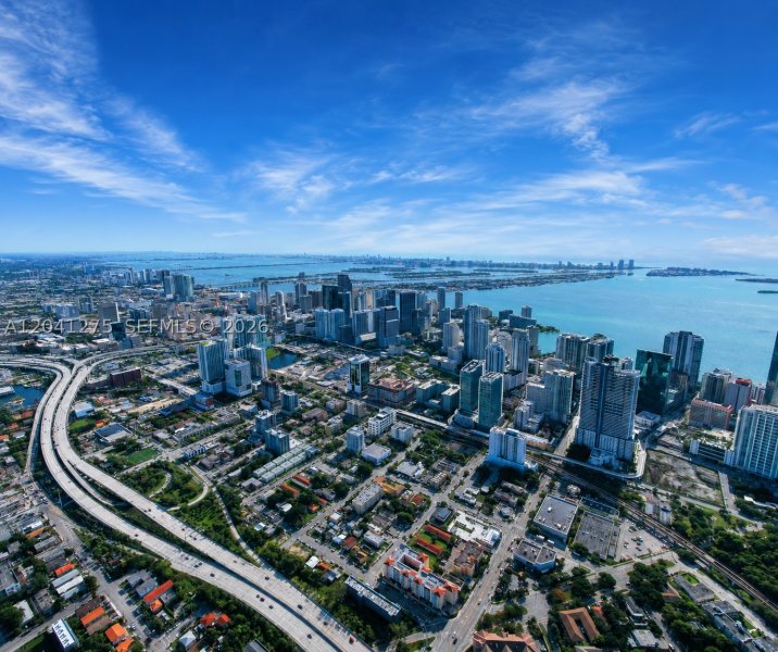 Condo for sale at Axis on Brickell North Tower