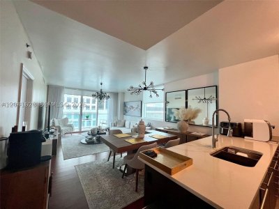 Comprar apartamento en 500 Brickell East Tower 1410