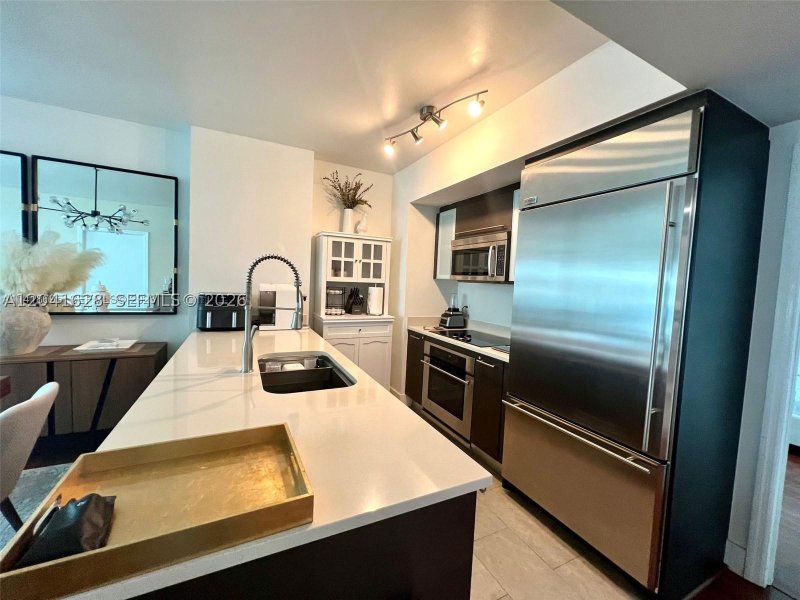 Comprar apartamento en 500 Brickell East Tower 1410