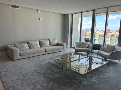 Comprar apartamento en Parque Towers at St. Tropez 5-2503