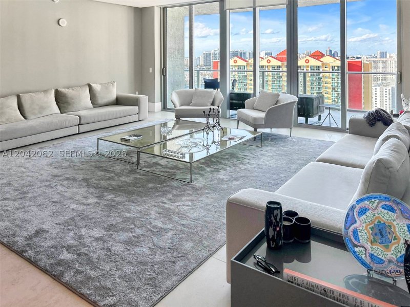 Comprar apartamento en Parque Towers at St. Tropez 5-2503