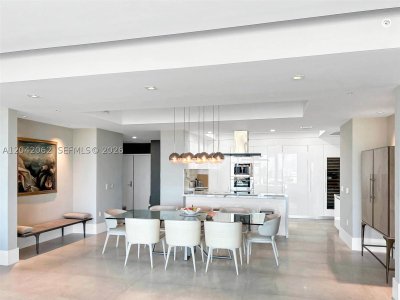 Comprar apartamento en Parque Towers at St. Tropez 5-2503