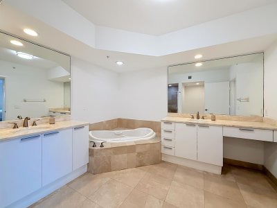 Comprar apartamento no One Fifty One at Biscayne 505