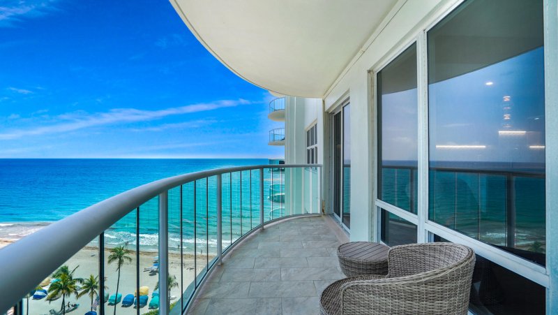 Condo for sale at Southpoint Towers 1003n