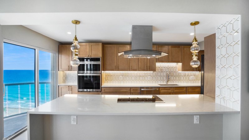 Condo for sale at Southpoint Towers 1003n