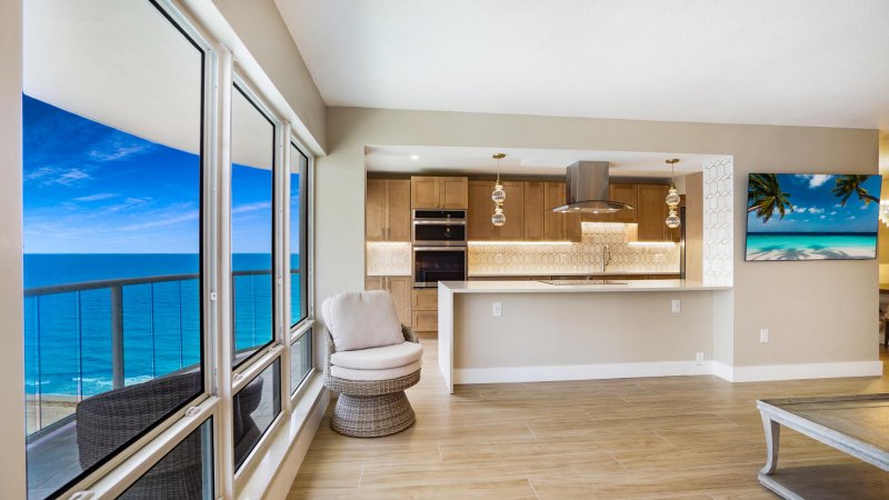 Condo for sale at Southpoint Towers 1003n