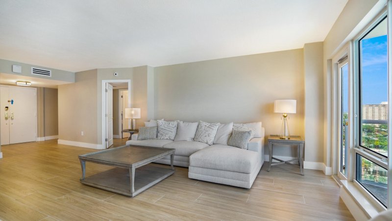 Condo for sale at Southpoint Towers 1003n