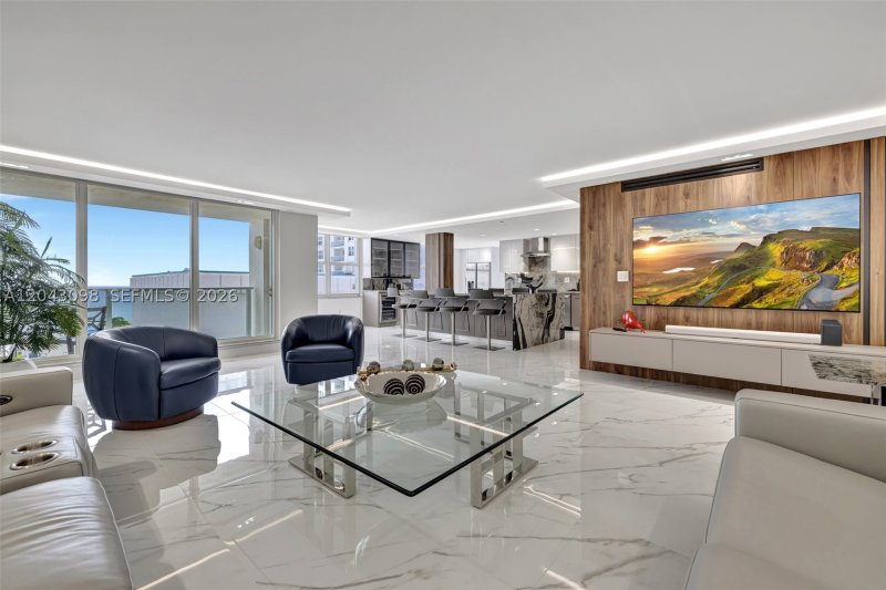 Condo for sale at Aquarius Towers 404N