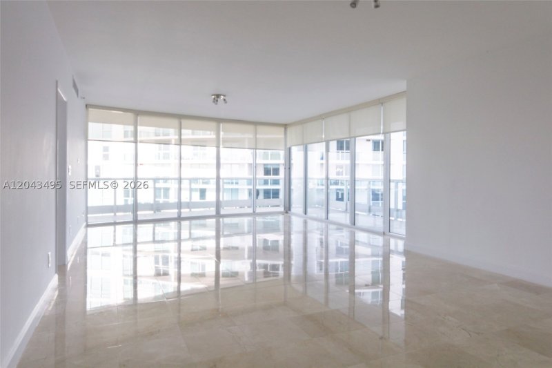 Apartment for rent at Bristol Tower 2504