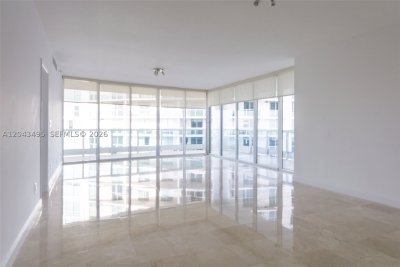 Aluguel de apartamento no Bristol Tower 2504