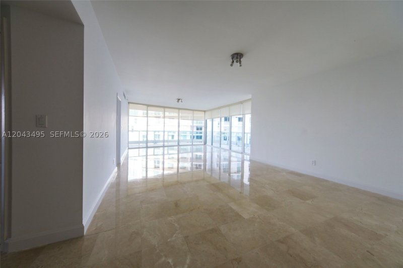 Apartment for rent at Bristol Tower 2504