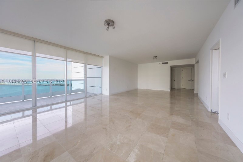 Apartment for rent at Bristol Tower 2504