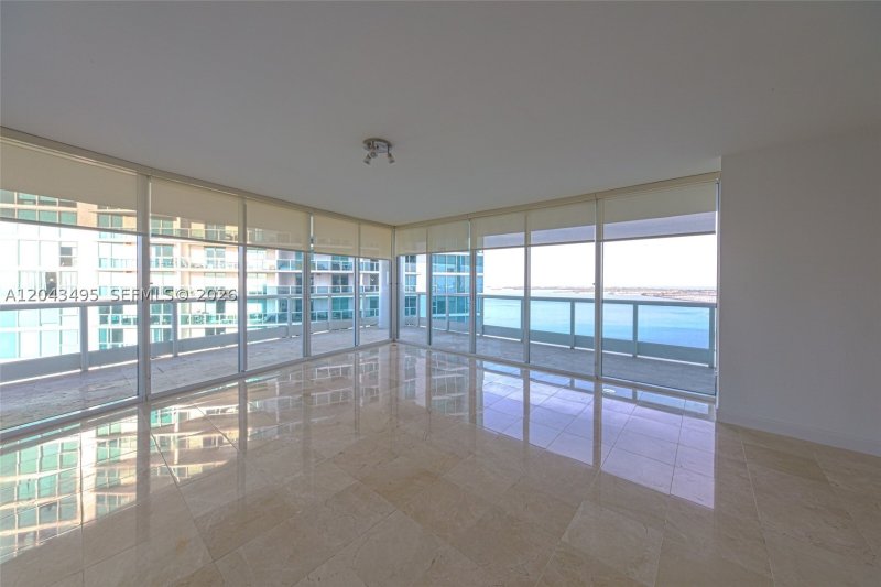 Apartment for rent at Bristol Tower 2504
