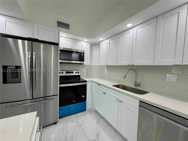 Condo for sale at Arlen House 232