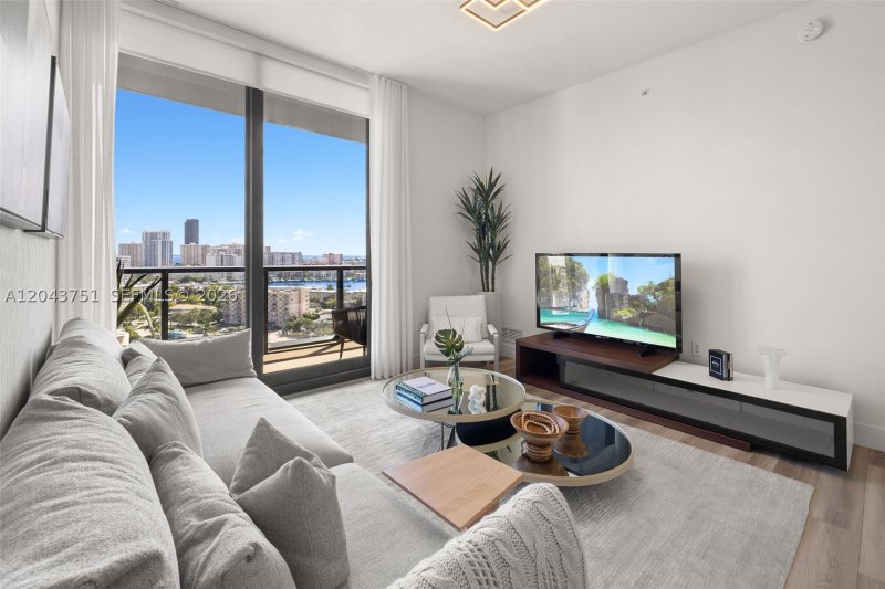 Apartment for rent at Mondrian Hallandale 1108