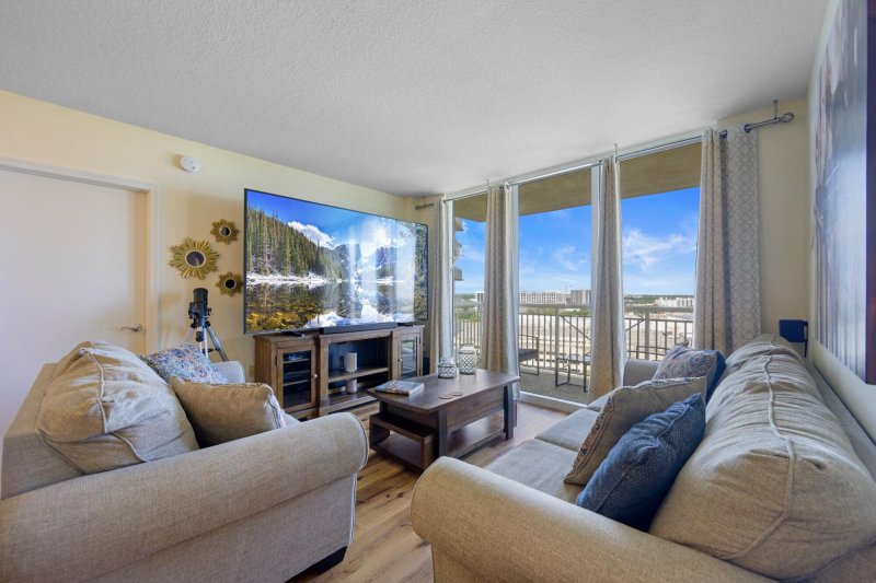 Condo for sale at Turnberry On The Green 1412