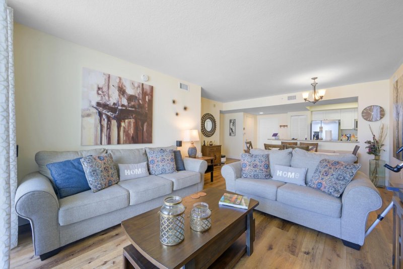 Condo for sale at Turnberry On The Green 1412