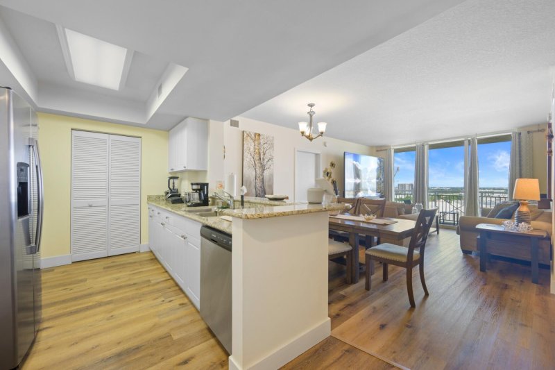 Condo for sale at Turnberry On The Green 1412