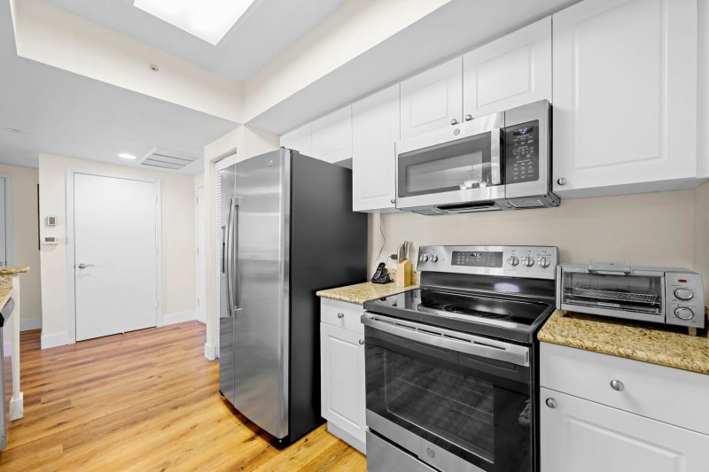 Condo for sale at Turnberry On The Green 1412