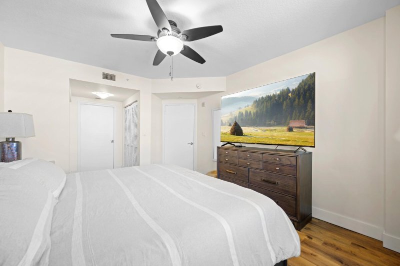 Condo for sale at Turnberry On The Green 1412