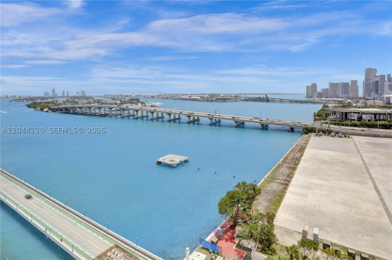 Condo for sale at The Venetia 20I