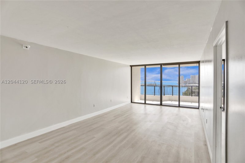 Condo for sale at The Venetia 20I