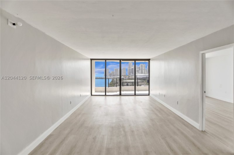Condo for sale at The Venetia 20I