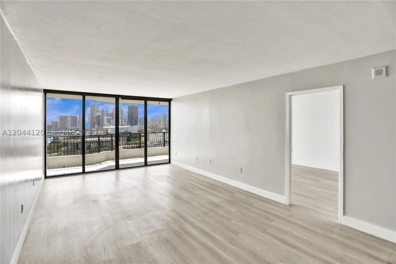 Condo for sale at The Venetia 20I