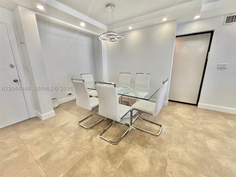 Apartment for rent at Parker Plaza Estates 423